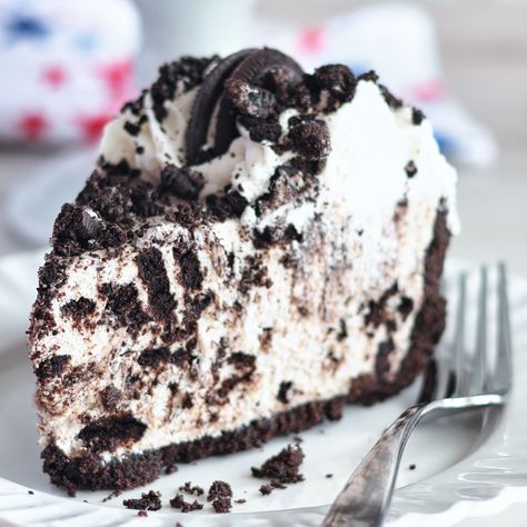 Gluten Free Oreo Cheesecake (No Bake!) Gluten Free Oreo Cheesecake, No Bake Oreo Cheesecake Recipe, No Bake Oreo Pie, Baked Oreo Cheesecake Recipe, Oreo Cheesecake Recipe, Oreo Pie Crust, Baking Recipes Pie, Oreo Pie, Desserts With Few Ingredients