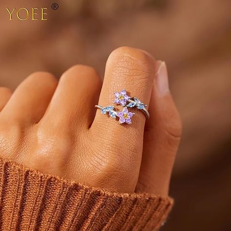 a special jewellery gift for your beloved one 💖🎁 Simple Rings, Rings Ideas, Flower Leaf, Leaf Ring, Fashion Jewelry Earrings, Sterling Silver Flowers, Color Plata, Girls Jewelry, Open Ring