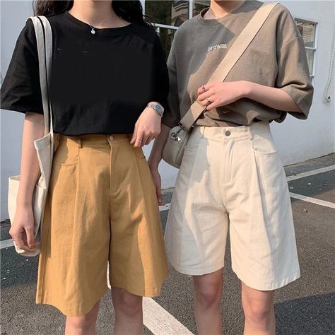 Korean Pants, Celebrity Casual Outfits, Wide Leg Shorts, Jeans Outfit Women, Pants Short, Shorts Outfits Women, Korean Casual Outfits, Classic Chic, Kpop Fashion Outfits