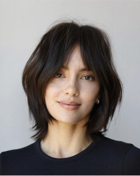 Wolfcut Bob, Curly Wolfcut, Shiny Black Hair, Wolfcut Hair, Straight Black Hair, Wolf Cut, Hair Texture, Short Hair With Bangs, Short Bob Hairstyles