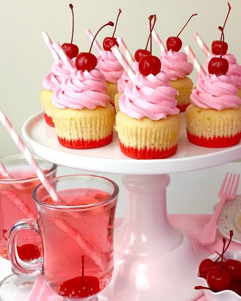 Shirley Temple Cupcakes Dessert Recipes Party, Milkshake Cupcakes, The Best Dessert Recipes, The Best Dessert, Cupcake Wars, Vanilla Cake Mixes, Gourmet Cupcakes, Cupcake Shops, Cupcake Flavors