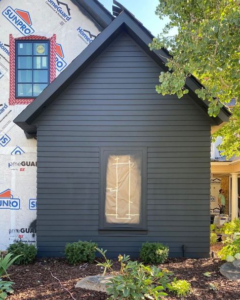 A Master List: What's Left to do on the Exterior?? - Chris Loves Julia Black House Exterior Modern, Addition Exterior, Julia Marcum, Ranch Aesthetic, Benjamin Moore Exterior, Yard Inspiration, Lake Houses Exterior, Vertical Siding, Balcony Flooring