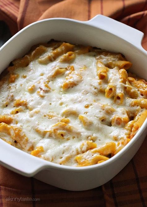 Cheesy Baked Pumpkin Pasta - Skinnytaste Pumpkin Sauce, Pumpkin Pasta, Wheat Pasta, Pecorino Cheese, Cheese Pumpkin, Fall Dishes, Skinny Taste Recipes, Baked Pumpkin, Ww Recipes