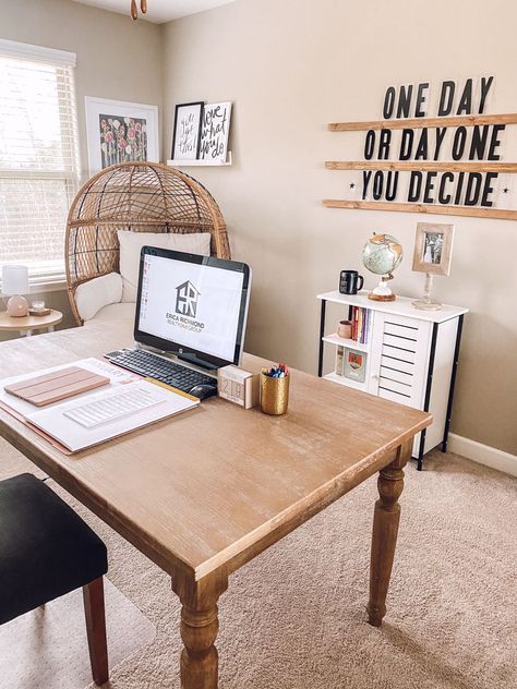 Modern Boho Desk Decor, Home Office Boho Chic Modern, Modern Work Office Decor, Boho Farmhouse Office Ideas, Home Therapist Office, Comfy Office Ideas, Map Office Decor, Boho Chic Office Space, Farmhouse Therapy Office