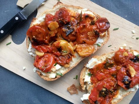 Tomato Compote, Gourmet Toast, Tomato Breakfast, Tomatoes On Toast, Baked Goat Cheese, Whipped Goat Cheese, Bruschetta Recipe, Roasted Cherry, Roasted Cherry Tomatoes