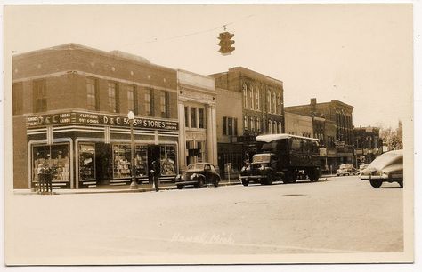 https://flic.kr/p/f55aCy | Grand River Ave., Howell, Michigan, rppc. Howell Michigan, Vintage Michigan, In Memoriam, Memory Care, Paris Texas, Writing Ideas, Livingston, Historical Photos, Michigan