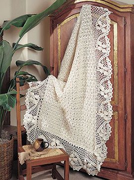 Crochet World Motivi Afgani, Elder Goth, Motifs Afghans, Victorian Crochet, Baby Afghan Patterns, Christening Blanket, Victorian Elegance, Baby Shawl, Crocheted Blanket