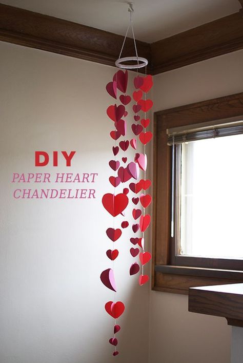 21 Last Minute DIY Valentines Day Decorations That Are Super Easy & Cheap Homemade Garland, Paper Jar, Countdown Chain, Valentijnsdag Diy, Heart Chandelier, Paper Heart Garland, Kerajinan Diy, Crafts Simple, Paper Decorations Diy