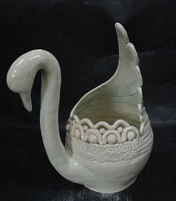 This one is really elegant and I can imagine it being used as a flower vase! Coil Method Pottery, Coiled Pottery Ideas, Coil Vessels Ideas, Coil Pots Ideas, Coil Vessels, Coil Vessel, Coil Construction, Coil Pot, High School Ceramics