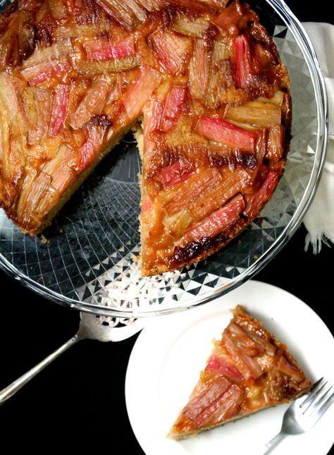 Vegan Rhubarb Ginger Upside Down Cake #vegan, #cake, #rhubarb, #dessert HolyCowVegan.net Vegan Rhubarb, Rhubarb Dessert, Rhubarb Upside Down Cake, Rhubarb Cake, Desserts Vegan, Dad's Birthday, Baking Recipe, Candied Ginger, Rhubarb Recipes