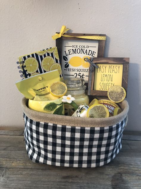 Lemon Theme Gift Basket, Summer Fun Raffle Basket Ideas, Lemon Gift Basket Ideas, Gift Card Raffle Basket, Vfw Auxiliary, Raffle Gifts, Raffle Basket Ideas, Raffle Gift Basket Ideas, Pto Mom