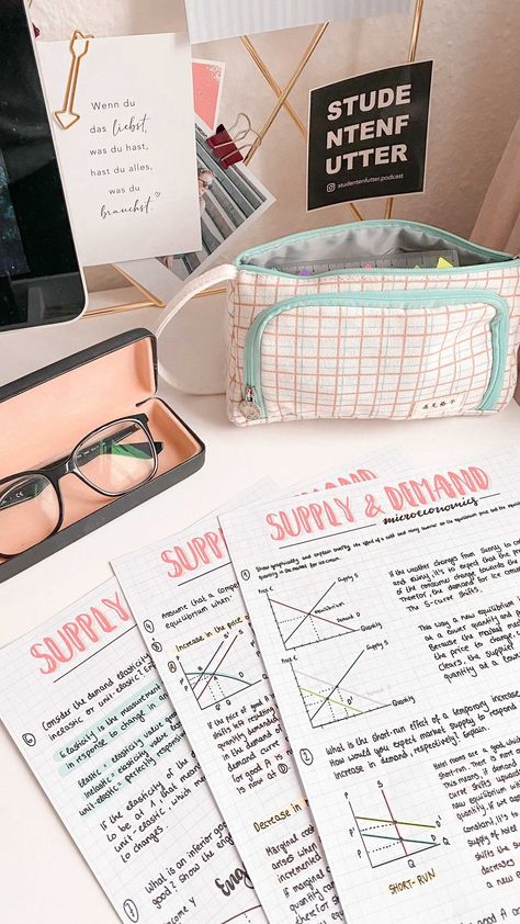 Pretty Notes Aesthetic, Revision Aesthetic, Study Theme, Economics Notes, Makeup Coquette, Notes Inspo, Study Aesthetics, Notes Aesthetic, Fav Products