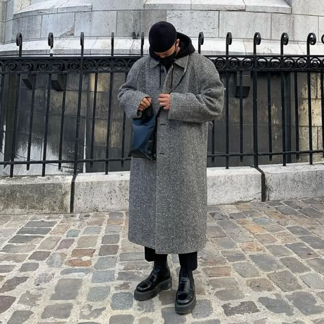 Gray Overcoat Men Outfit, Grey Overcoat Men Outfit, Long Grey Coat Outfit, Grey Coat Outfit Winter, Overcoat Outfit, Grey Coat Outfit, Wool Coat Outfit, Long Coat Outfit, Outfit Informal