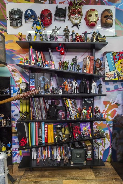 Sala Nerd, Geek Bedroom, Attic Game Room, Geek Home Decor, Comic Room, Marvel Room, Geek Room, Nerd Room, Nerd Cave