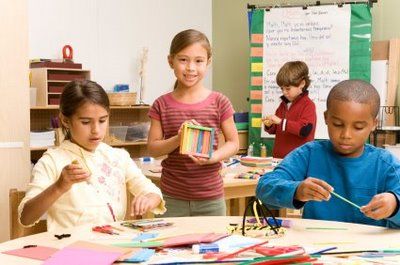 Montessori Classroom Activity Ideas for the First Day of School: Here are some ideas to help break the ice and bridge the gap between summer, home, and school. Teacher Support, First Week Of School, First Day Of School Activities, Teacher Technology, Montessori Classroom, Education School, Education Motivation, Education Quotes For Teachers, Beginning Of The School Year