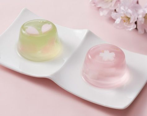 wagashi Kawaii Dessert, Pretty Dessert, Japanese Sweet, Cute Snacks, Japanese Candy, Japanese Dessert, Japanese Snacks, Japanese Sweets, Kawaii Food