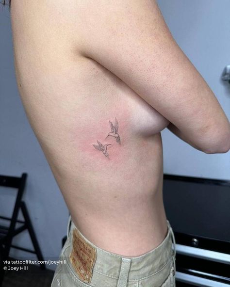 Two Small Hummingbird Tattoo, Humming Bird Spine Tattoo, Hummingbird Tattoo Danty, Bird Tattoo On Rib Cage, Hummingbird Side Tattoo, Rib Hummingbird Tattoo, Multiple Hummingbird Tattoo, Vintage Bird Tattoos For Women, Dainty Animal Tattoos For Women