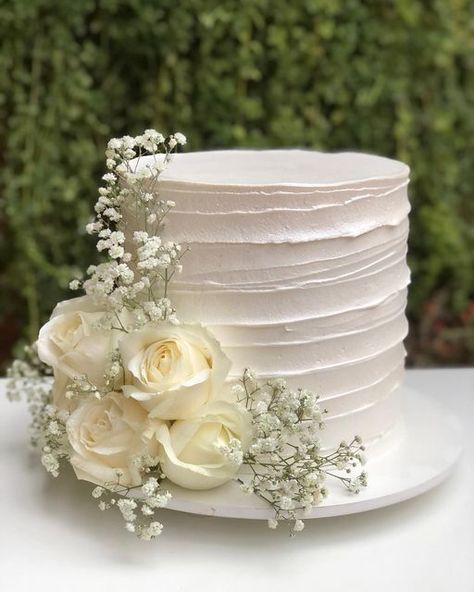 Wedding Small Cakes, Simple Bridal Cake, Wedding Cake Ideas One Tier, 6 In Wedding Cake, White Cake With White Flowers, One Tiered Wedding Cake, Cute Small Wedding Cakes, Small One Tier Wedding Cake, Wedding Cake Ideas Small