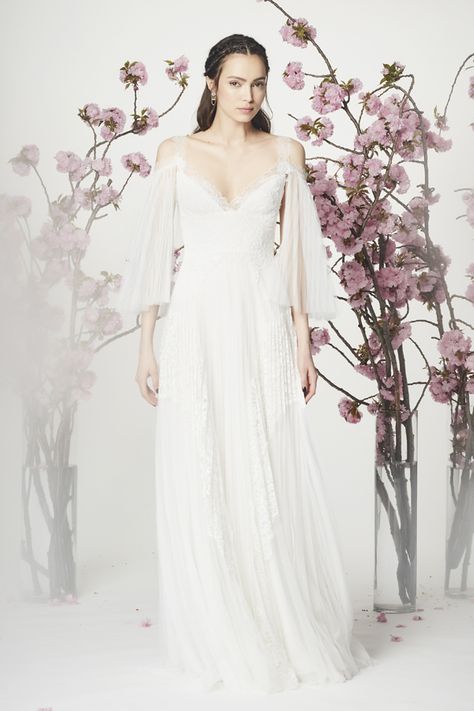 WedLuxe – Marchesa Notte – Spring 2018 Bridal Collection |  Follow @WedLuxe for more wedding inspiration! Bell Sleeve Wedding Dress, Grecian Wedding Dress, Greek Wedding Dresses, Wedding Gown A Line, Grecian Wedding, Ethereal Wedding Dress, Different Wedding Dresses, How To Dress For A Wedding, Cold Shoulder Sleeves