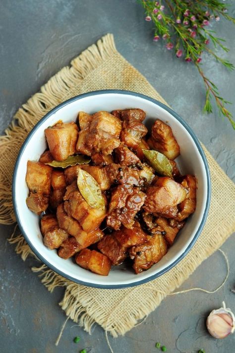 Bring the most authentic Filipino pork adobo taste home with this essential recipe and learn all the surprising variations you can make. #porkadobo Filipino Pork Adobo, Pork Adobo Recipe, Healthy Thai Recipes, Pork Adobo, Low Carb Pork, Filipino Recipe, Adobo Recipe, Adobo Chicken, Marinated Pork