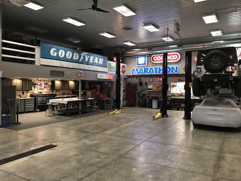 My dream shop Car Repair Shop, Garage Heater, Pole Barn Garage, Man Garage, Garage Loft, Barn Shop, Cool Garages, Car Shopping, Ultimate Garage