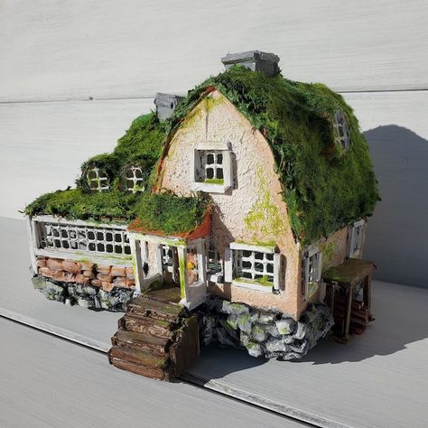 Kiki's Delivery Service House, Studio Ghibli Houses, Studio Ghibli House, Ghibli Miniature, Ghibli Houses, Ghibli House, Clay Illustration, Kikis Delivery Service, Souls Art