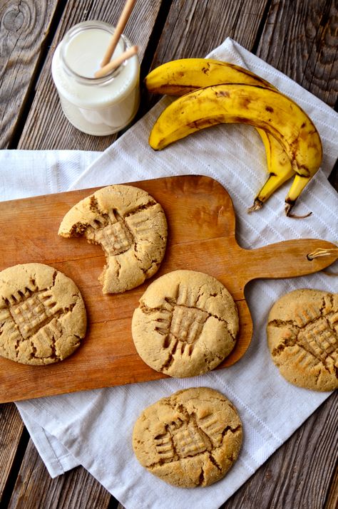 Peanut Butter Banana Cookies, Banana Cookie Recipe, Cookies Peanut Butter, Banana Cookies, Peanut Butter Recipes, Healthy Diet Recipes, Banana Recipes, Peanut Butter Banana, Butter Recipe