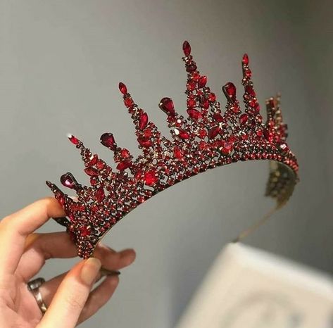 Beautiful #headpiece #crown#fashion#bridal#hairstyle#happy Quinceanera Jewelry, Fantasy Crown, Quinceanera Crown, Red Quince, Crown Aesthetic, Beautiful Tiaras, Royalty Aesthetic, Royal Aesthetic, Red Crown