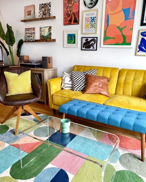 Different Colored Couches Living Rooms, Bright Colour Living Room Decor, Vibrant Living Room Ideas, Gold Couch, Yellow Couch, Vibrant Living Room, Luxe Bedroom, Colourful Living Room, Wallpaper Living Room