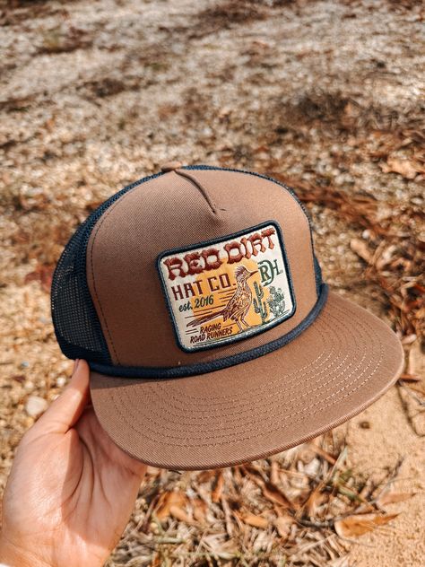 Red Dirt Hat Co Raging Road Runner Brown/Navy Cap Chocolate Front Roadrunner Logo on Front Navy Mesh Back Adjustable Snap Back Southern Hats Men, Cute Western Hats, Red Dirt Hat Co, Western Trucker Hats, Fire Hats, Mens High Fashion, Ranching Life, Western Hats For Women, Mens Outfits Streetwear