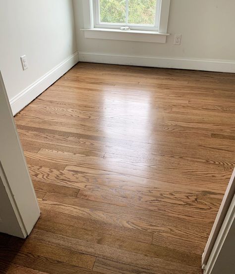 Special walnut stain , hardwood floor Transitional Wood Flooring Ideas, Red Oak Floor Living Room, Classic Hardwood Floor Colors, Oak Floor Colors, Walnut Floors Living Room, Hardwood Floor Stains, Hardwood Floors Colors, Chestnut Floors, Chestnut Flooring