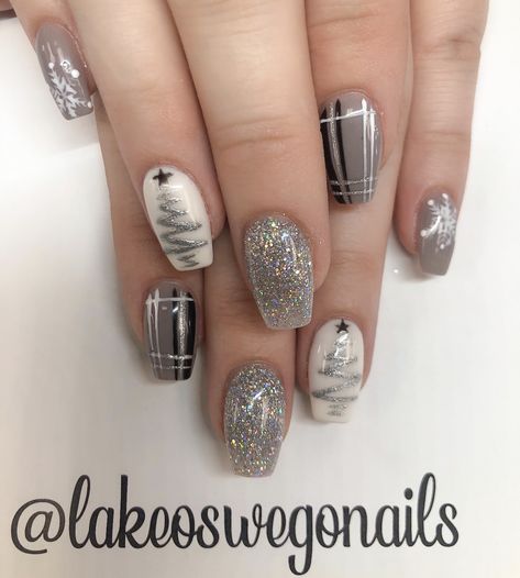 Freehand Christmas nail art in gray and silver, scribble tree, plaid nails, snowflakes Christmas Nails Simple Acrylic, Pretty Christmas Nails Snowflakes, Silver Christmas Tree Nails, Christmas Winter Nails Short, Grey Xmas Nails, Christmas Grey Nails, Grey Christmas Nails Acrylic, Gray Christmas Nails Acrylic, Grey Christmas Nail Designs