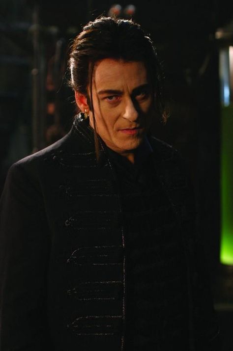 Dracula Van Helsing Dracula, Richard Roxburgh, Hot Vampires, Van Helsing, Vampire Movies, Count Dracula, Vampires And Werewolves, Frankenstein's Monster, Vampire Academy