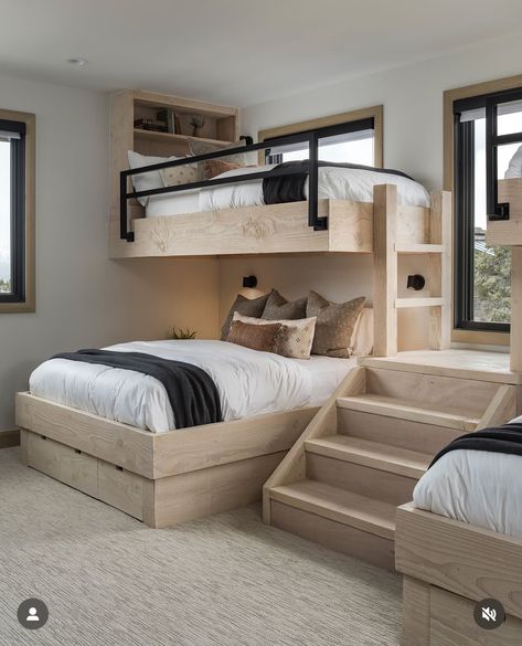 Bunk Beds Small Room, Modern Bunk, Bunk Bed Rooms, Adult Bunk Beds, All White Room, Lake Ideas, Bunk Beds Built In, Built In Bunks, Cottage Floor Plans