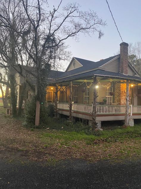 House In South Carolina, Houses In South Carolina, South Usa, South Carolina Vacation, South Carolina Homes, Carolina House, Future Job, Beautiful Yards, Country Home