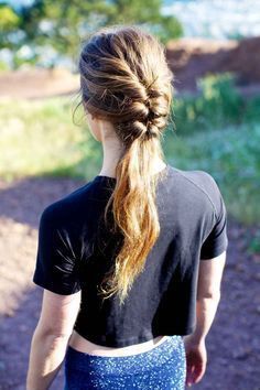 We’ve rounded up 3 great coifs that'll survive your helmet and be pretty enough for just about any event. Try out these bike friendly hairstyles today! Active Hairstyles, Come Intrecciare, Gym Hairstyles, Workout Hairstyles, Braided Ponytail Hairstyles, A Ponytail, Easy Braids, Braided Ponytail, Hair Envy