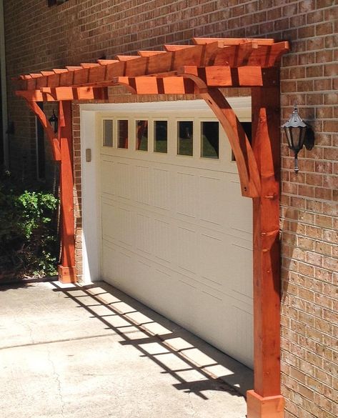 Attached Redwood Arbor Kit that Perfectly Complements your Garage Garage Arbor, Garage Trellis, Door Pergola, Casa Garage, Garage Pergola, Best Garage Doors, Arbors Trellis, Garage Door Design, Door Decorating