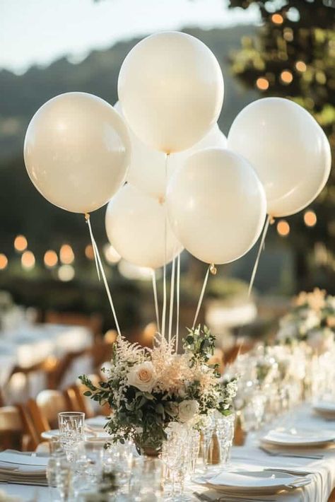 balloon centerpieces for weddings White Balloon Bouquet, Centerpieces For Weddings, Eucalyptus Centerpiece, Girly Party Ideas, Wedding Cake Pearls, Sunflower Centerpieces, Wedding Balloon Decorations, Floral Wedding Cakes, Lavender Bouquet