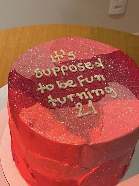 Cakes With Flowers 21st Birthday Ideas Taylor Swift, 21bday Cake, 21st Birthday Cake Taylor Swift, Taylor Swift Bolo, 18th Birthday Cake Taylor Swift, Taylor Swift Red Cake, All Too Well Birthday, Bolo Da Taylor Swift, Taylor Swift Cakes Ideas