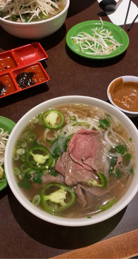 Spicy Beef Pho, Culinary Poster, Pho Aesthetic, Beef Pho Recipe, Pho Beef, Bowl Of Pho, Pho Soup, Pho Bowl, Spicy Beef