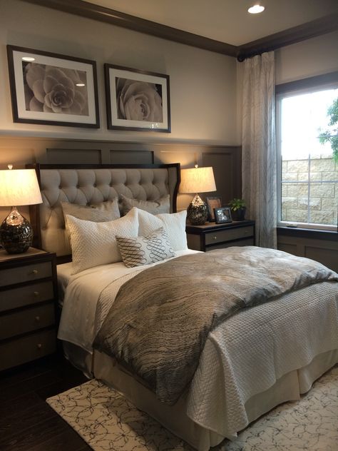 nice guest room Chocolate Brown Bedroom Ideas Decor, Nice Guest Bedroom, Classy And Cozy Bedrooms, Guest Room Ideas Modern Luxury, Wall Art Over Bed Behind, Nice Beds For Couples, Fancy Guest Bedroom, Leather Bedroom Decor, Classy Guest Bedroom