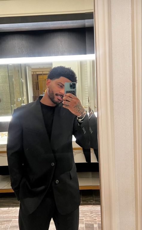 Black Boys Haircuts Fade, Bryson Tiller Wallpaper, Black Boys Haircuts, Masc Women, Cute Guy Pics, Bryson Tiller, Black Men Fashion Swag, Mens Haircuts Fade, Black Femininity