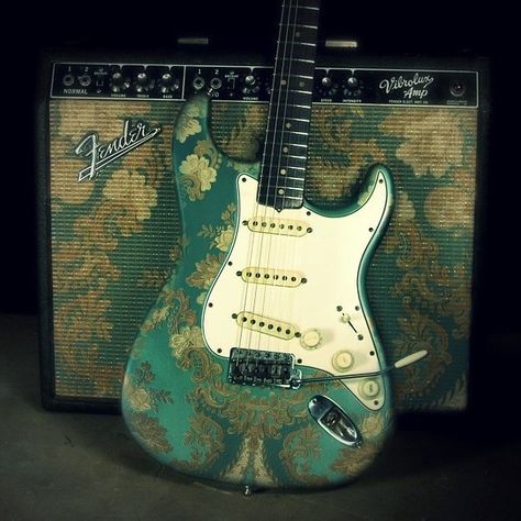 "Fluer" Strat. Stratocaster. Fender Aesthetic, Custom Stratocaster, Fender Amp, Aesthetic Guitar, Guitar Artwork, Guitar Fender, Pretty Guitars, Art Guitar, Electric Guitar Design