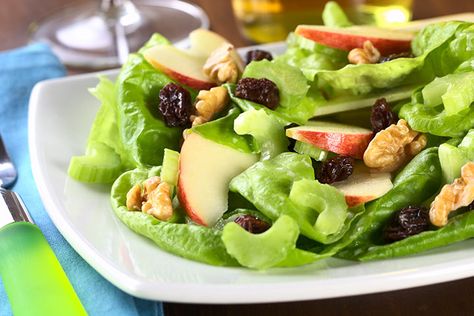 Do you need some inspiration for yummy & nutritious meals for your pregnancy diet? Then you will love our list of top 15 healthy recipes for pregnant women. Food For Pregnant Women, Waldorf Salad Recipe, Waldorf Salad, Lettuce Salad, Pregnancy Food, 300 Calories, Fruit Salad Recipes, Salad Dressing Recipes, How To Cook Quinoa