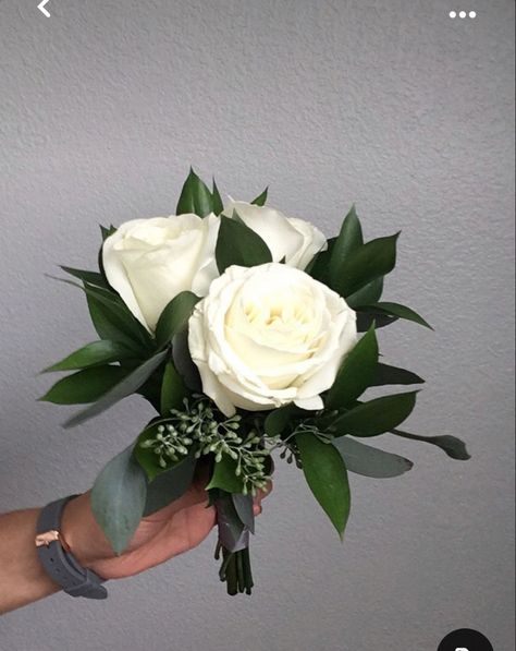 Simple White Flowers Bouquet, Small White And Greenery Bouquet, Entourage Bouquet Minimalist, Simplistic Wedding Bouquet, White And Green Bouquet Small, Small Bouqette Of Flowers, Simple Rose Bridesmaid Bouquet, Minimal White Flower Bouquet, White Toss Bouquet