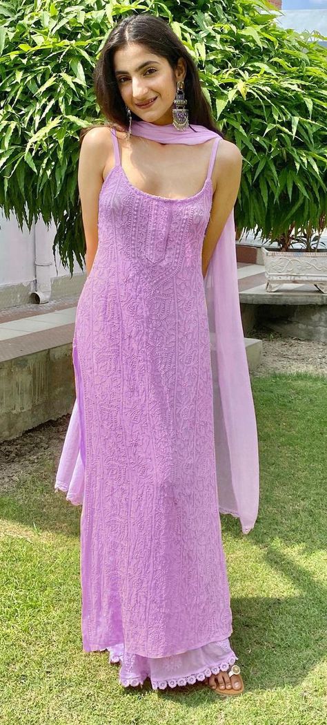 Indian Suit Inspo Women, Rakhi Outfit Ideas Kurti, Strap Suits Indian, Poses In Plazo Suit, Desi Summer Outfits, Diwali Outfits 2023, Chinkari Kurti With Jeans, Summer Wedding Outfits Indian, Casual Suits Women Indian