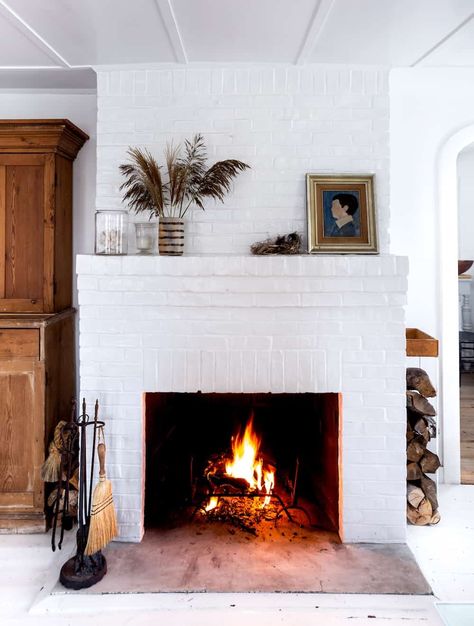 How To Make Your Tile Look Really Special Without Being Dated In 10 Years - New Classic Tile "Trends" That I'm LOVING - Emily Henderson White Brick Fireplace, Painted Brick Fireplace, Gorgeous Fireplaces, Brick Fireplace Makeover, House On Stilts, Classic Tile, Tile Trends, Fire Island, White Brick