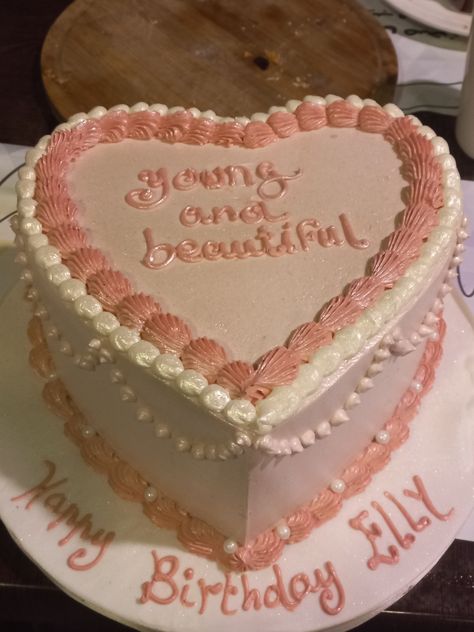 Things To Write On Cake, Birthday Cake Writing Ideas, Birthday Cake Phrases, Young And Sweet Only 17 Cake, 16 Cake Ideas, Pink 18th Birthday Cake, Iconic Birthday Cake, Birthday Cake Messages, Birthday Cake Quotes