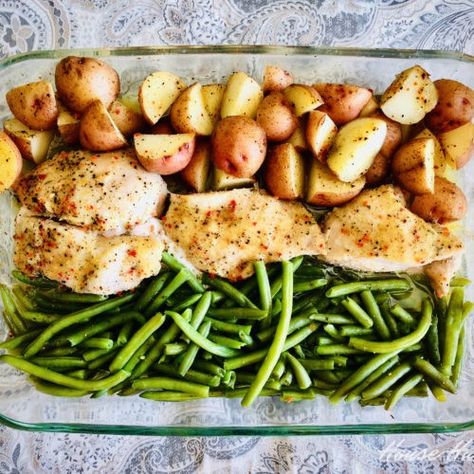 Sheet Pan Italian Seasoned Chicken and Vegetables - House Hunk Italian Sheet Pan, Italian Chicken Breast Recipes, Italian Seasoned Chicken, Easiest Dinner Recipes, Sheet Pan Chicken And Veggies, Italian Chicken Breast, Pan Chicken And Veggies, Pan Chicken Breast, Chicken Seasoning Recipes