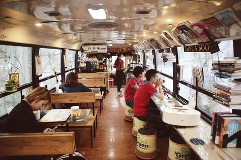 Bus Cafe, Bus Restaurant, Coffee Machine Cafe, Food Bus, Food Truck Design Interior, Foodtrucks Ideas, Cafe Plan, Coffee Food Truck, Mobile Restaurant